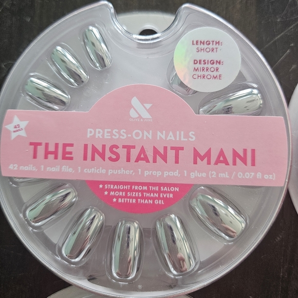 Olive and June Other - Olive And June Press-on Nails, Mirror Chrome, Short